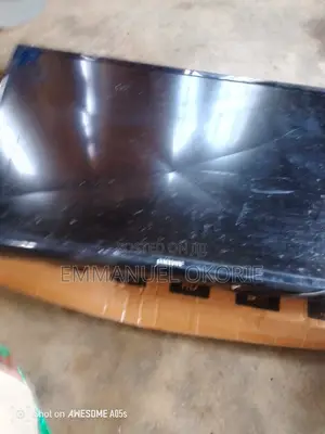 Samsung TV 32 Inches With Broken Screen