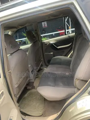 Toyota RAV4 2005 Gold