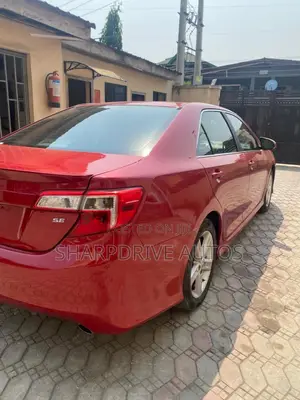 Toyota Camry SE 4dr Sedan (2.5L 4cyl 6A) 2013 Red