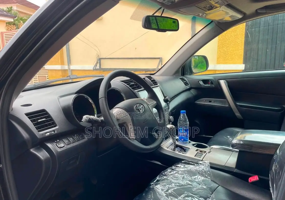 Toyota Highlander 2012 Black