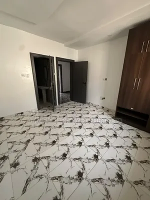 4bdrm Duplex in In An Estate for rent