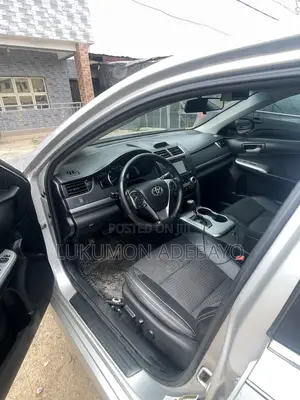 Toyota Camry SE 4dr Sedan (2.5L 4cyl 6A) 2014 Silver