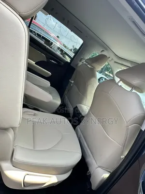 Toyota Highlander 2022 Blue