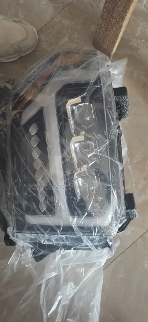 Headlamp Tundra 2014-2018-2020-2022 Model With LED 3 Torches
