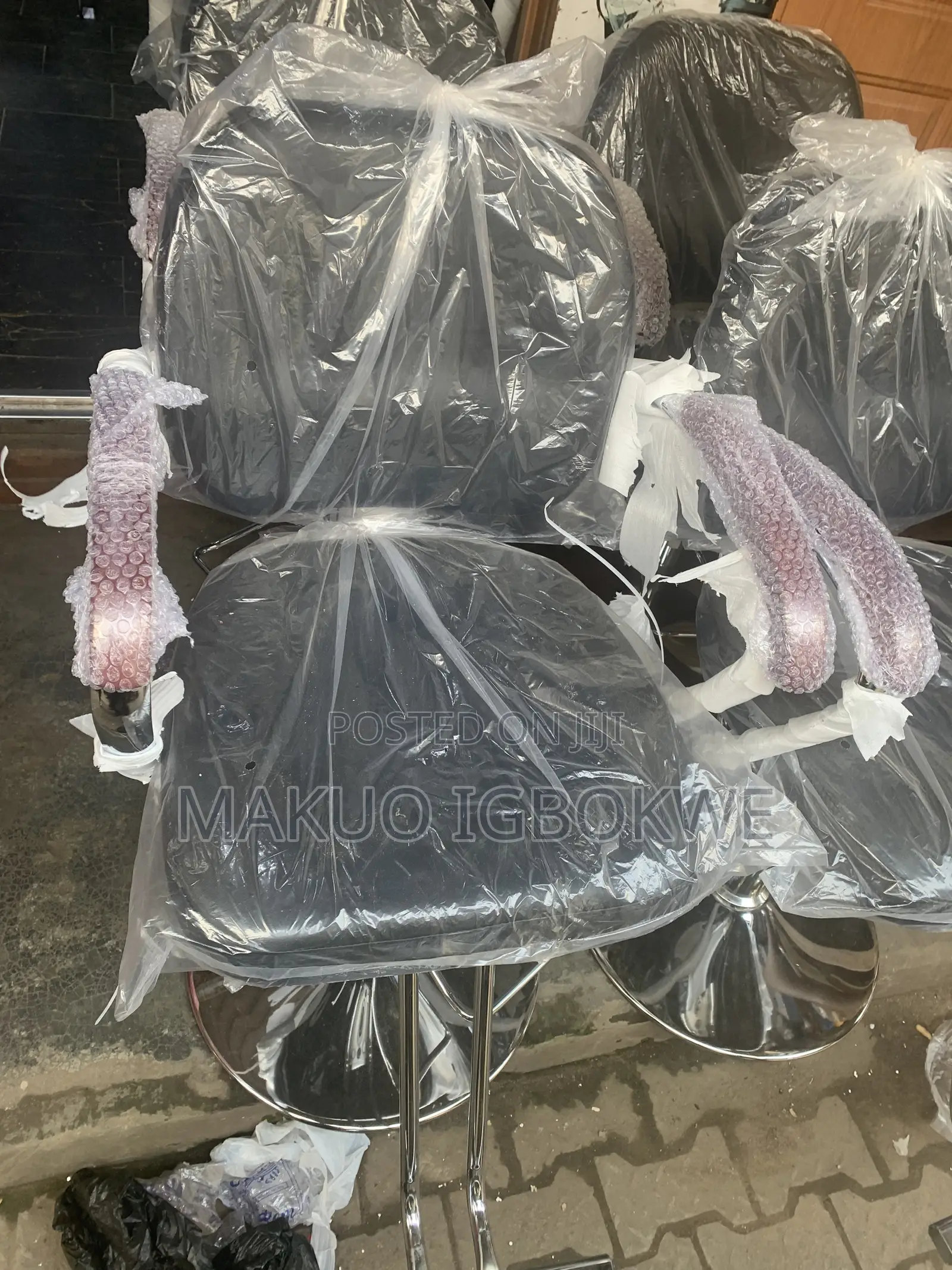 Rotatable Salon Chair With Footrest