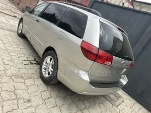 Toyota Sienna XLE Limited FWD (3.3L V6 5A) 2004 Silver