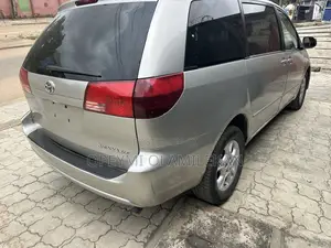 Toyota Sienna XLE Limited FWD (3.3L V6 5A) 2004 Silver