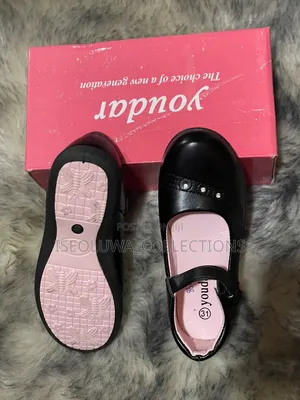 Girls' Black Patent Mary Jane School Shoes – Classic Strap Flat Shoes
