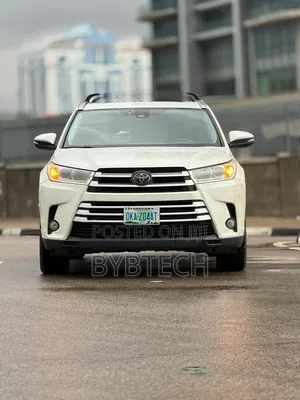 Toyota Highlander XLE 4x2 V6 (3.5L 6cyl 8A) 2018 White