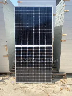 High Efficiency 550 Watts Solar Panel