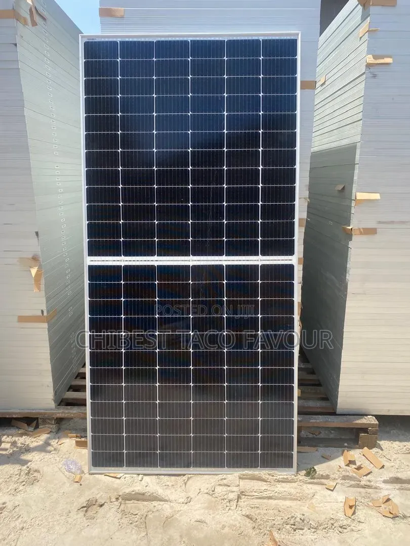 High Efficiency 550 Watts Solar Panel