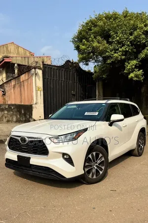 Toyota Highlander XLE AWD 2020 White