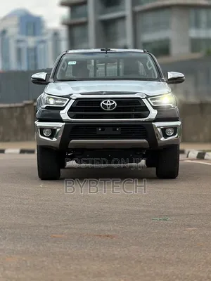 New Toyota Hilux 2025 Black