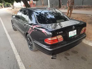 Mercedes-Benz E320 2002 Black