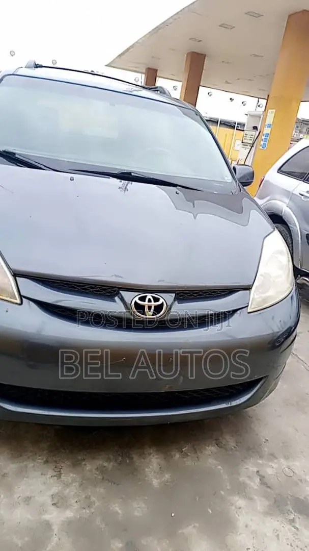 Toyota Sienna 2008 Gray
