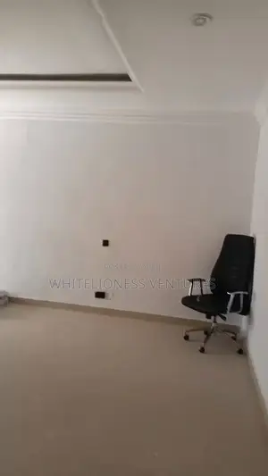 2bdrm Block of Flats in Ikota Gra for rent