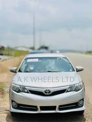 Toyota Camry SE 4dr Sedan (2.5L 4cyl 6A) 2013 Silver