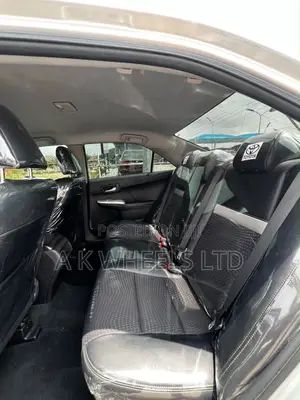 Toyota Camry SE 4dr Sedan (2.5L 4cyl 6A) 2013 Silver