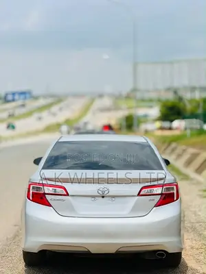 Toyota Camry SE 4dr Sedan (2.5L 4cyl 6A) 2013 Silver