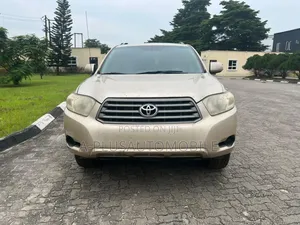 Toyota Highlander 2011 Gold