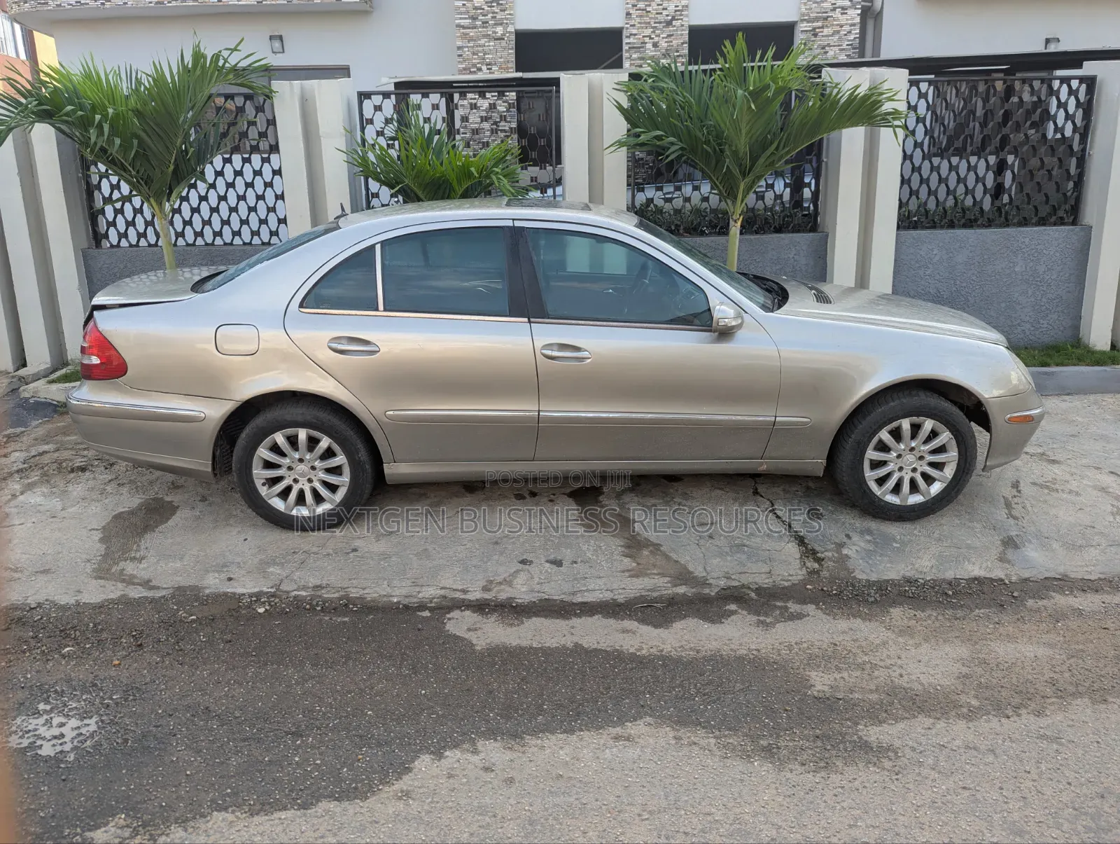 Mercedes-Benz E320 2003 Gold