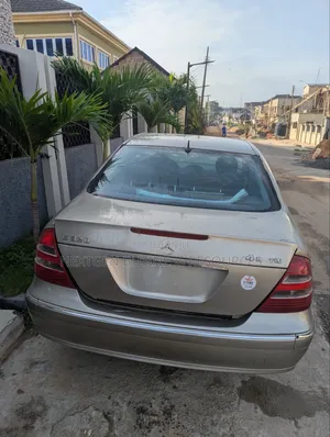 Mercedes-Benz E320 2003 Gold