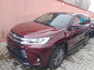 Toyota Highlander 2019 Burgandy
