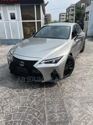 Lexus IS 300h 4WD 2021 Gold
