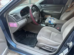 Toyota Camry LE 4dr Sedan (2.4L 4cyl 5M) 2004 Blue