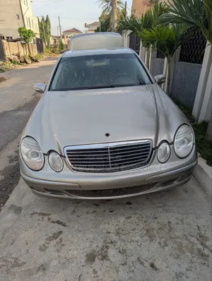 Mercedes-Benz E320 2003 Gold