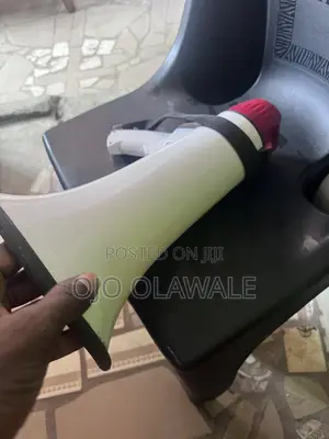 Rechargeable Handheld Megaphone PA System With Recorder
