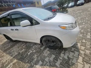 Toyota Sienna 2016 White