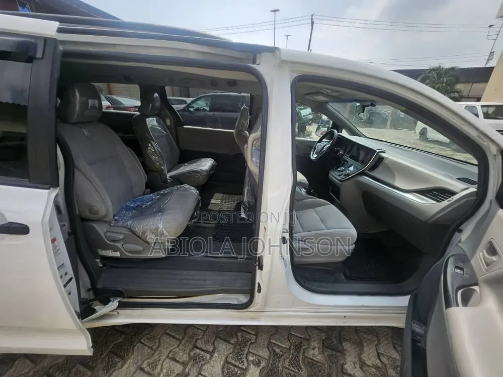 Toyota Sienna 2016 White