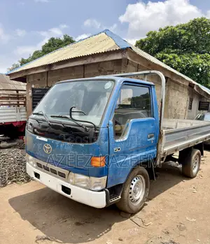Toyota Dyna 150 First Body Petrol Engine Rigid Truck