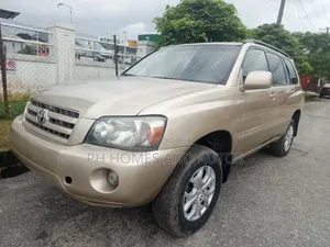 Toyota Highlander 2004 Gold