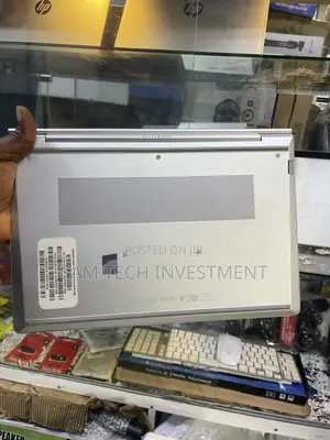 Laptop HP EliteBook 640 G10 16GB Intel Core i7 SSD 512GB