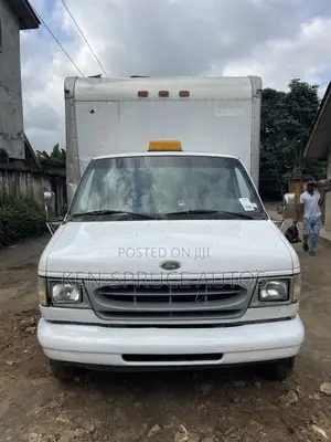 Ford E-350 Truck V8 Engine 2000 White