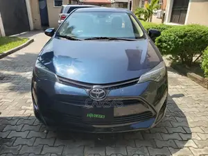 Toyota Corolla 2017 Green