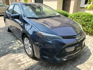 Toyota Corolla 2017 Green