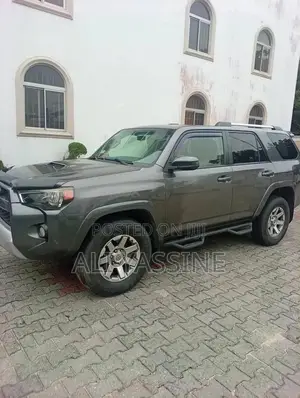 Toyota 4-Runner SR5 4dr SUV 4WD (4.0L 6cyl 5A) 2014 Gray