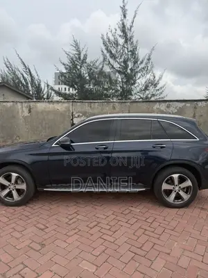 Mercedes-Benz GLC-Class 2016 Blue