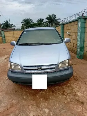 Toyota Sienna 2000 Blue