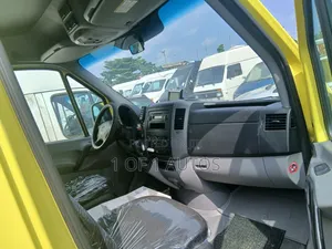 Mercedes-Benz Sprinter 2014 Yellow