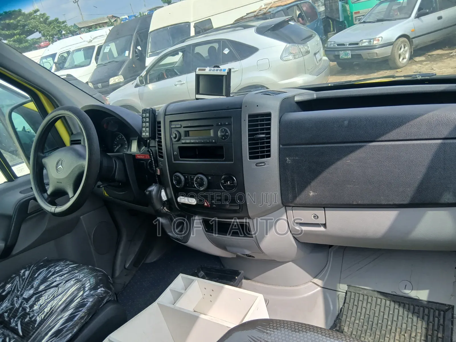 Mercedes-Benz Sprinter 2014 Yellow