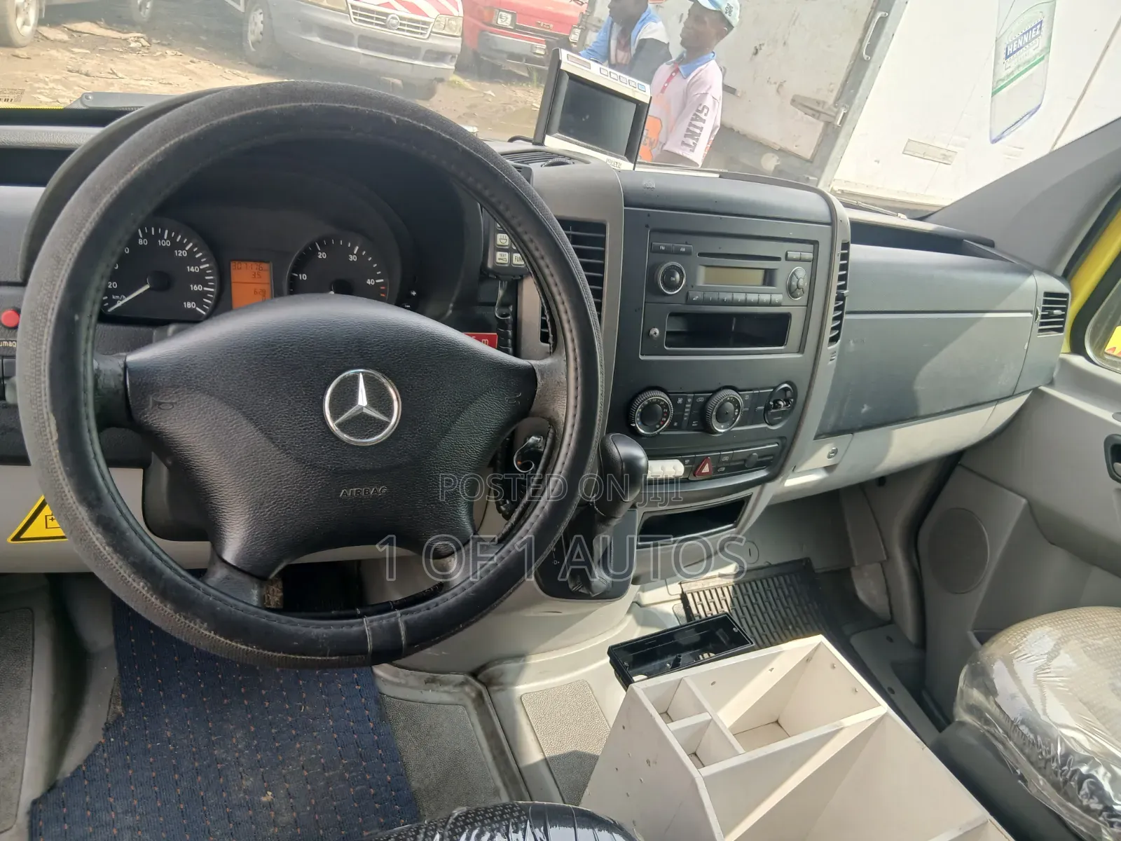 Mercedes-Benz Sprinter 2014 Yellow