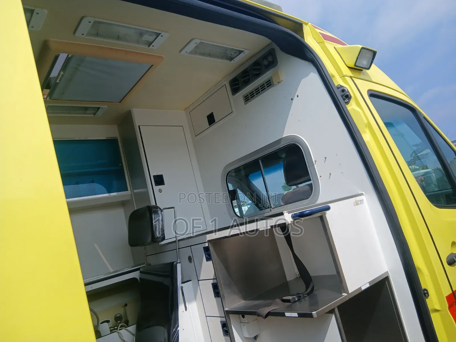 Mercedes-Benz Sprinter 2014 Yellow