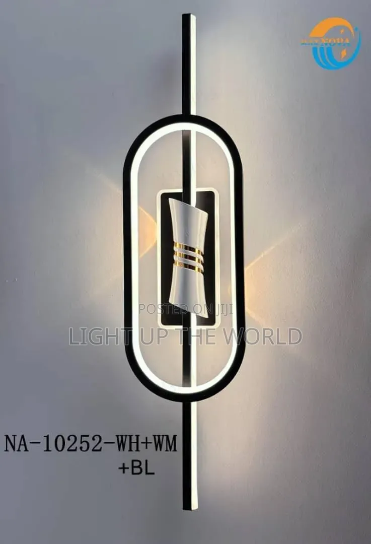Stylish Wall Lamp With Silver Colour
