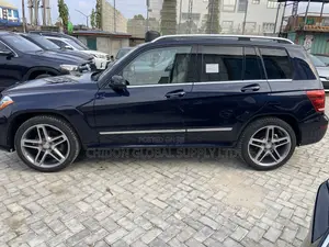 Mercedes-Benz GLK-Class Base GLK 350 4dr AWD 4MATIC (3.5L 6cyl 7A) 2015