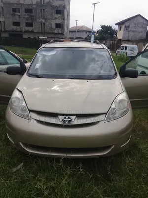 Toyota Sienna 2006 Gold