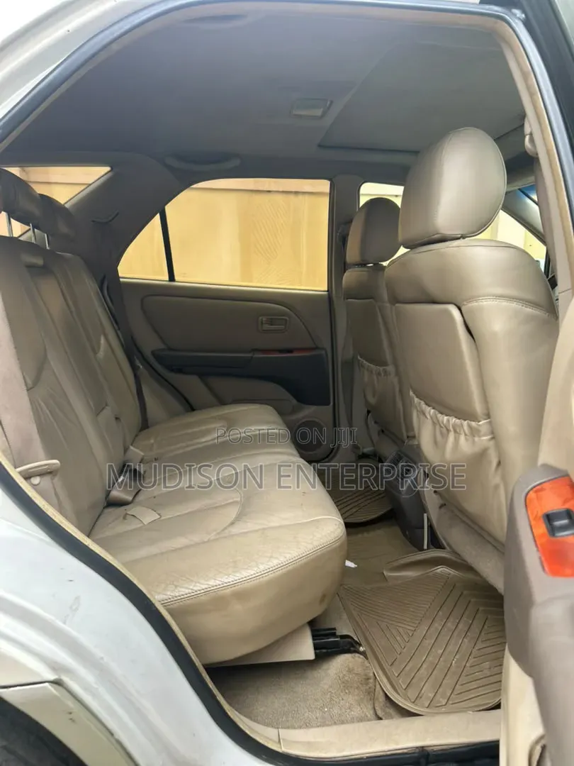 Lexus RX 2001 White
